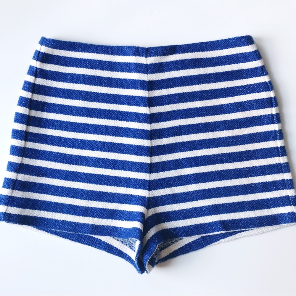 Size Medium but fit like Small